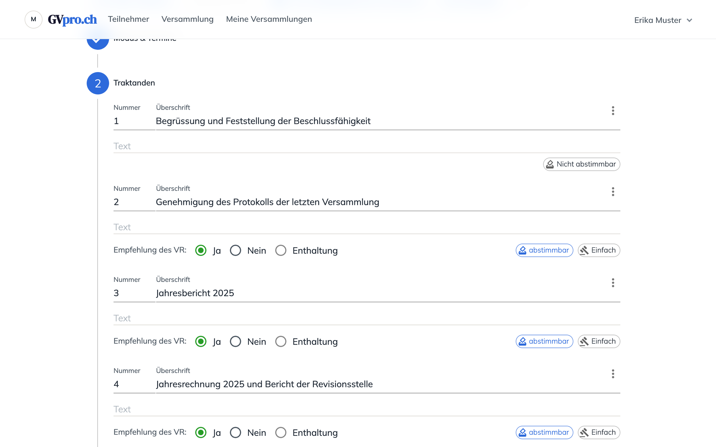 Schritt Traktanden mit Nummer, Überschrift, Text, Empfehlung und den Kennzeichen abstimmbar und Einfach